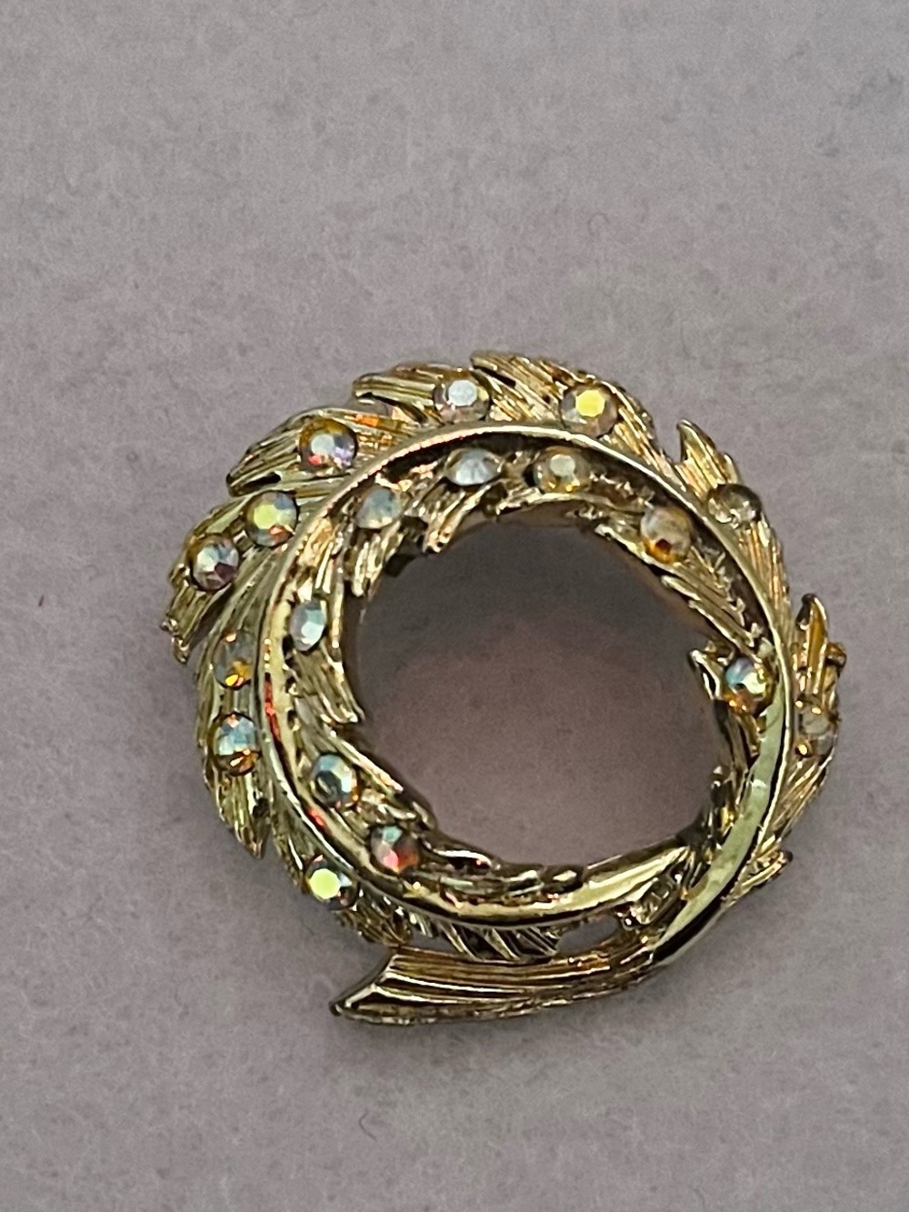 Vintage Gold Tone Aurora Borealis Wreath Pin